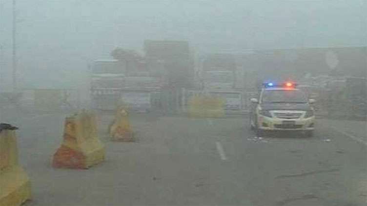 Dense fog disrupts motorways across Punjab, travel advisory issued