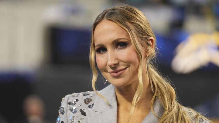 Nikki Glaser uses Prime Video’s NFL postgame show appearances to help prepare for Golden Globes