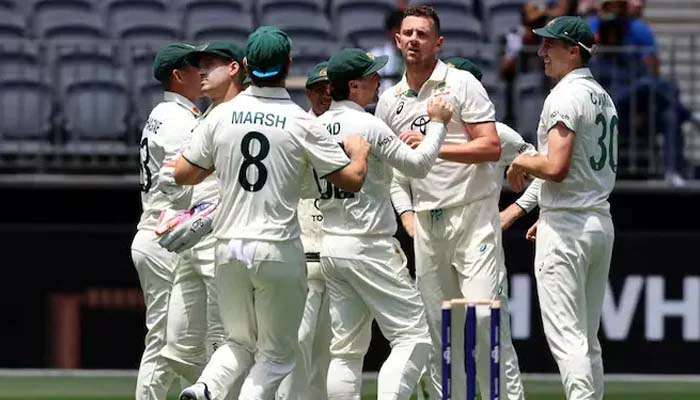 Starc claims six as Australia bundle out India for 180