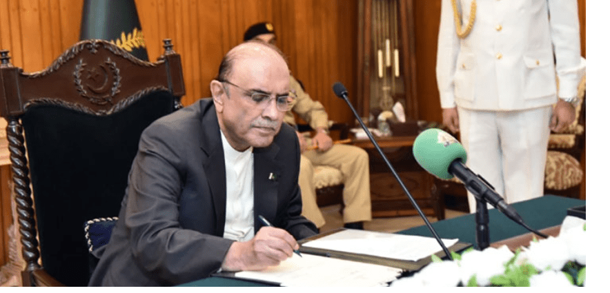 President Zardari returns Madrasah Registration Bill over legal objections