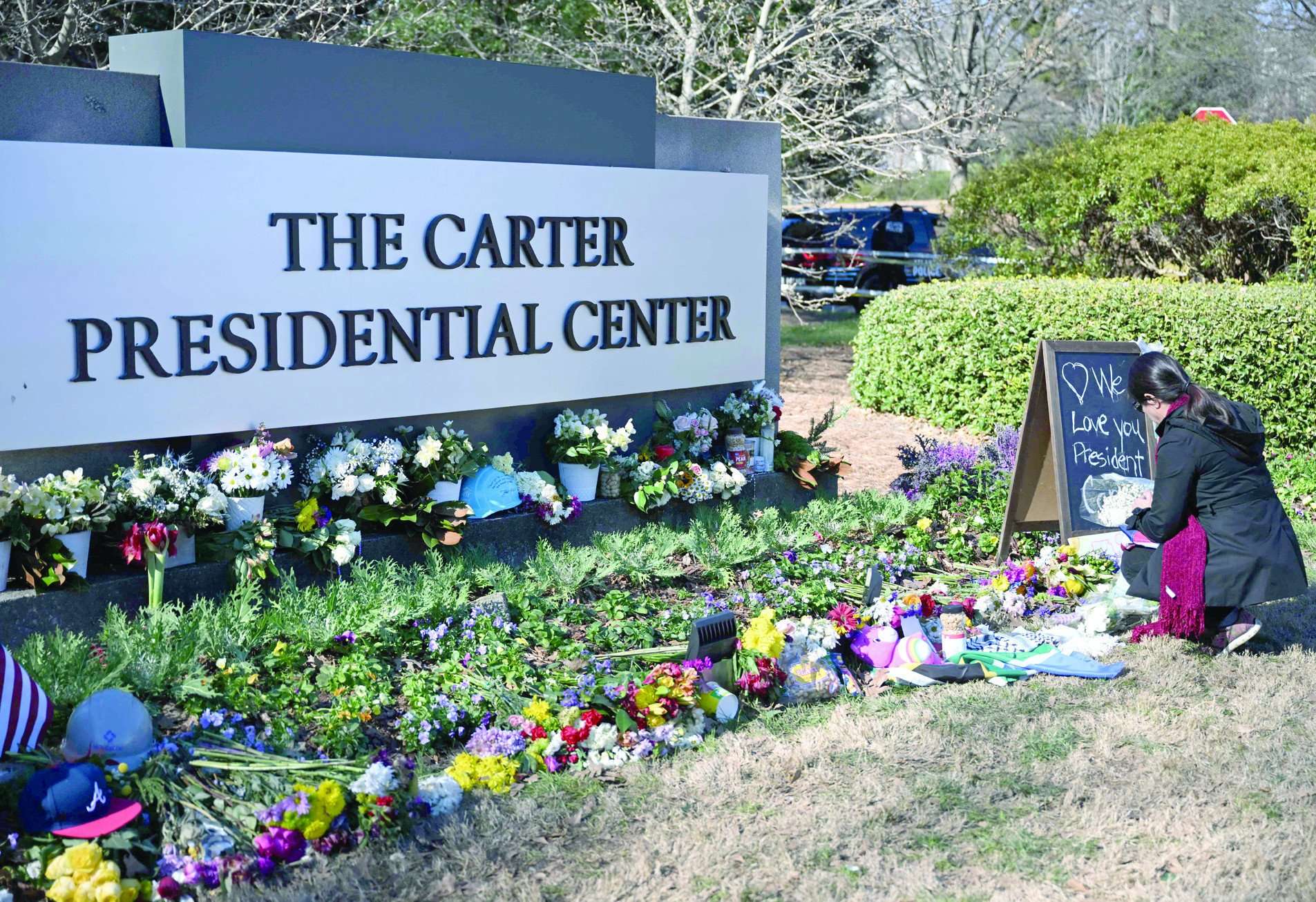 39 bell tolls begin final national sendoff for Carter