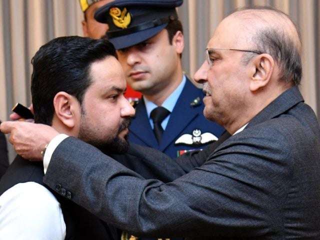 President Zardari confers Sitara-i-Imtiaz on Asif Bashir