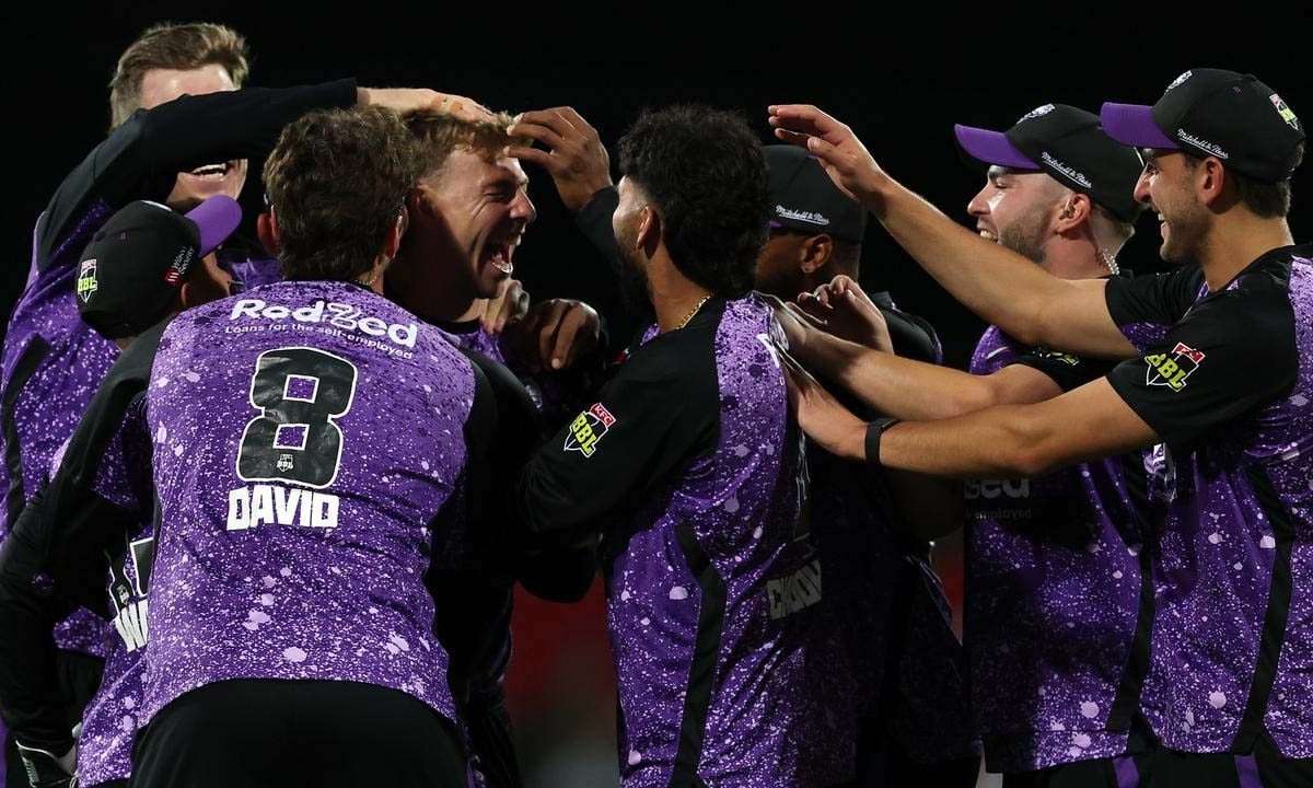 Hurricanes advance to BBL decider after easing past Sixers