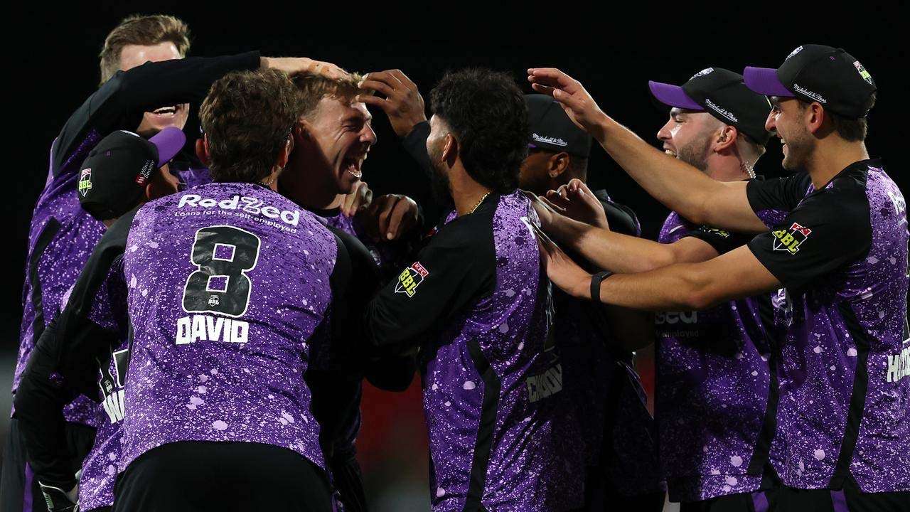 Hurricanes advance to BBL decider after easing past Sixers