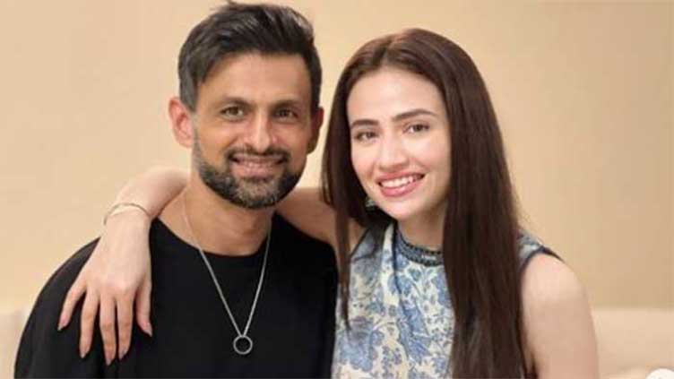 Sana Javed admires husband to be dedicated photographer