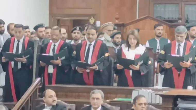 10 new additional judges take oath at Peshawar High Court