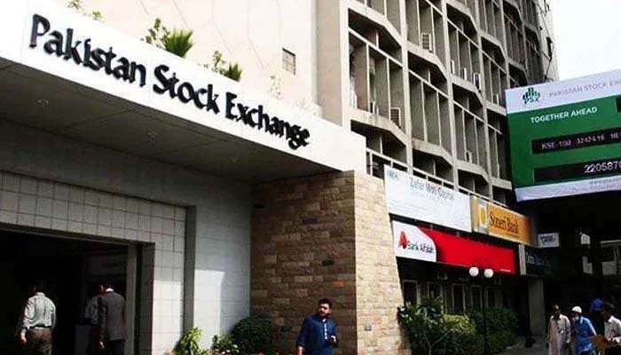 Pakistan Stock Exchange sees positive trend at start of trading day, dollar depreciates